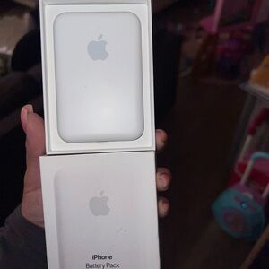 Apple Battery Pack in White